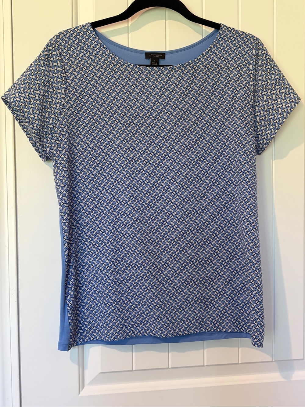 Ann Taylor mixed media short sleeve tee shirt top blouse size small blue print